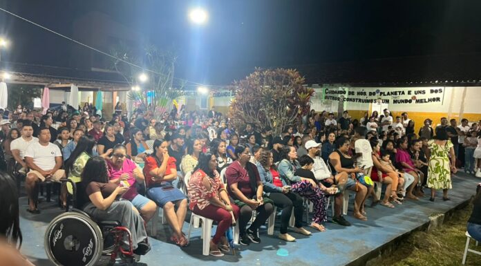 Primeira Feira Cultural da Escola Dona Geni reúne comunidade de Bandeira com presença de Alécio Chaves
